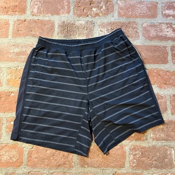 Lululemon Men's size XXL 9" Lined Pace Breaker shorts black with gray stripes - Picture 1 of 14